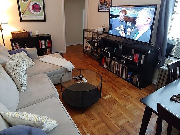 2nd image of 2824 42nd St APT B3