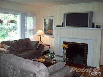5th image of 977 N Clay Ave