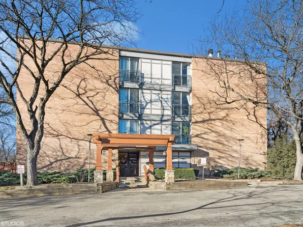 1811 Four Lakes Ave APT 2L, Lisle, IL 60532