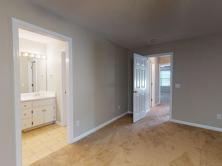 130 Woodmere Dr — Photo 27