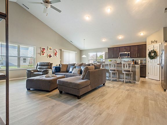 3rd image of 11622 Brookwood Trace Dr