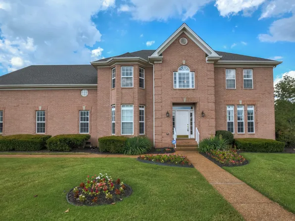 2326 Amber Glen Dr, Murfreesboro, TN 37128