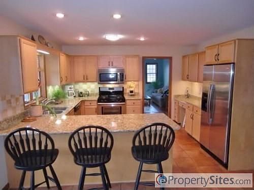 3rd image of 1405 N Foxpointe Dr