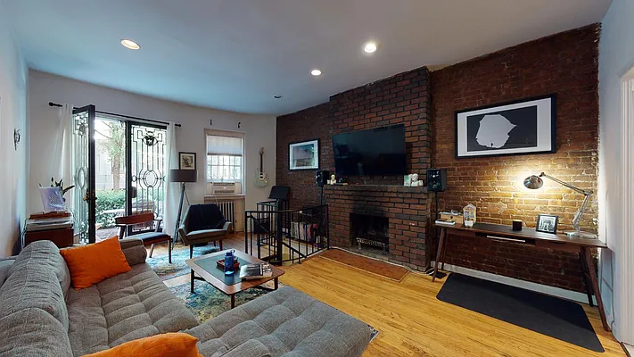 Rented by Bond New York | media 6