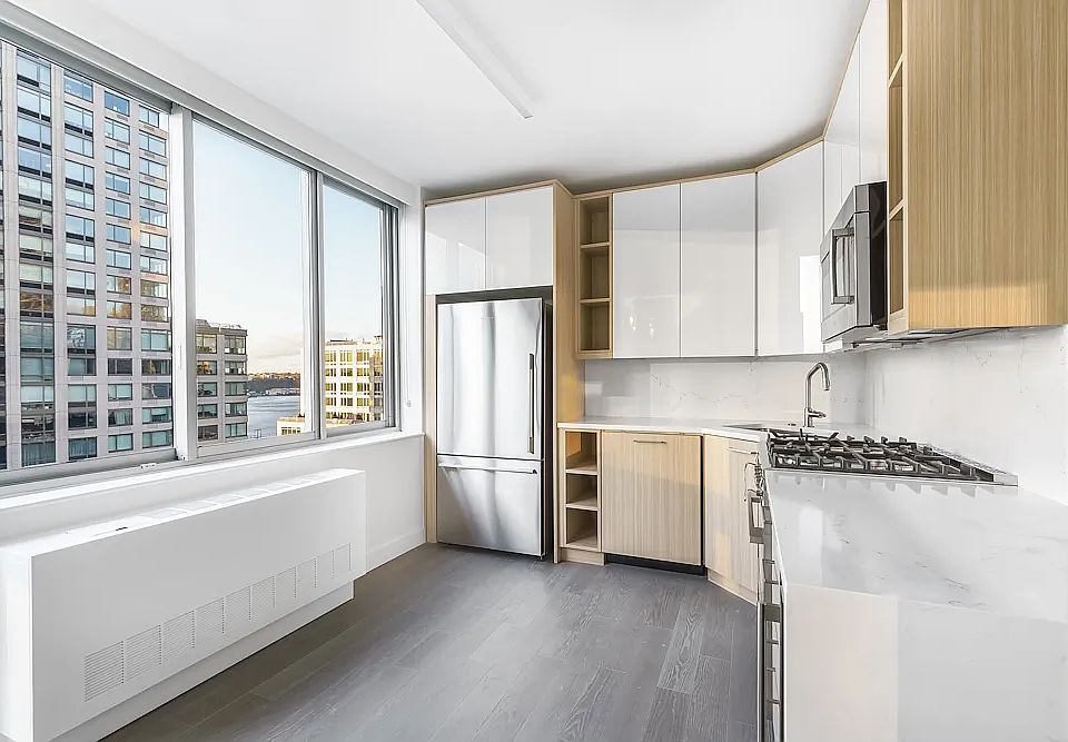 1st image of 101 W End Ave #21G