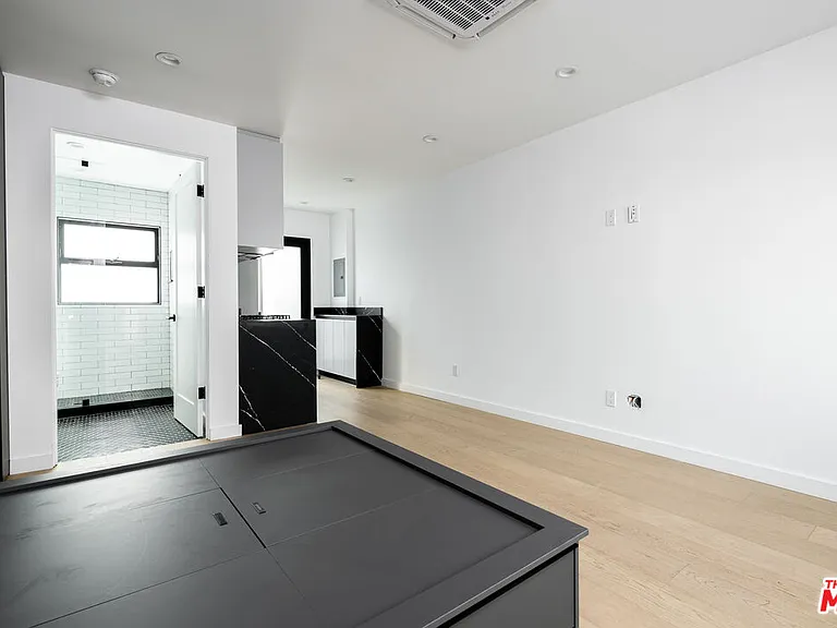 1325 Cabrillo Ave #11 — Photo 14