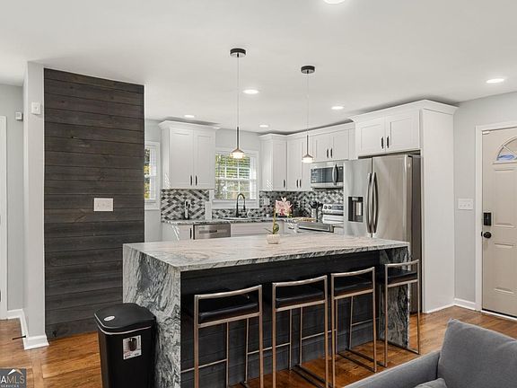5th image of 1918 Flintwood Dr SE