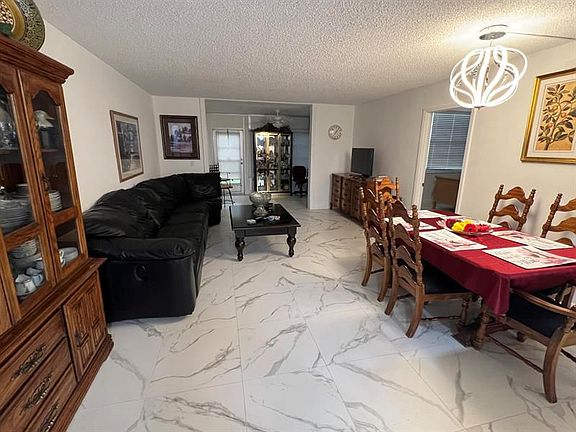 2nd image of 8 Willowbrook Ln APT 106