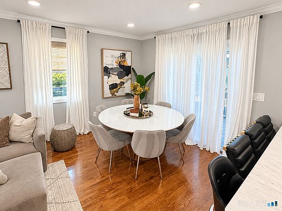 3rd image of 28 Brookside Avenue