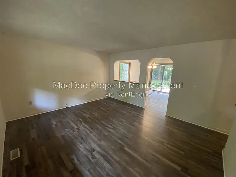8302 Delegate Dr — Photo 7