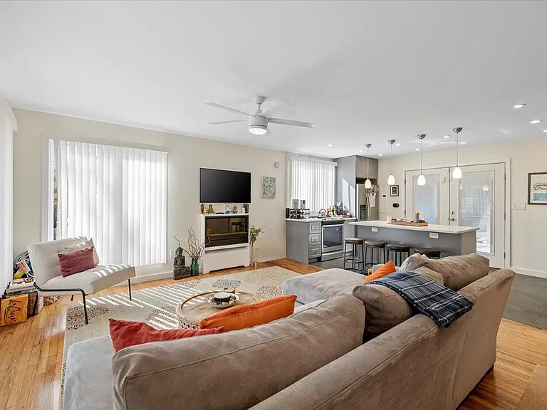 9 Hillside Dr — Photo 3