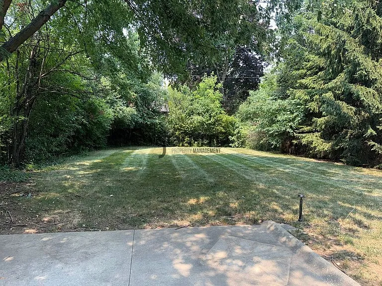 2787 Derbyshire Rd — Photo 24
