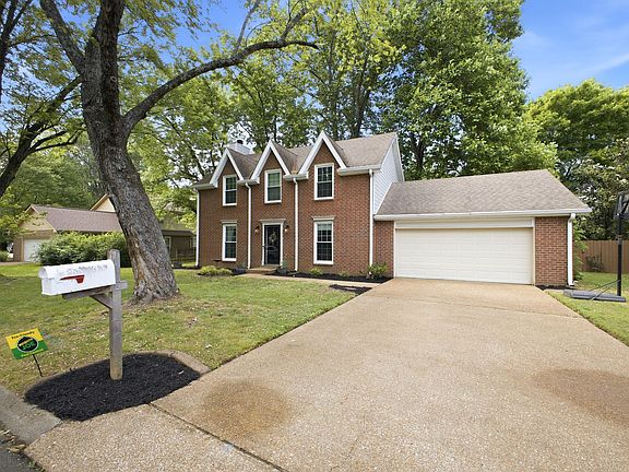 4th image of 202 Julia Ct
