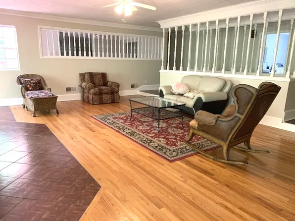 1615 Oklahoma Dr, Buford, GA 30519