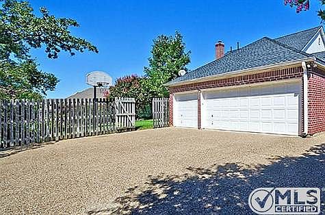 3rd image of 3404 Jaywood Ct