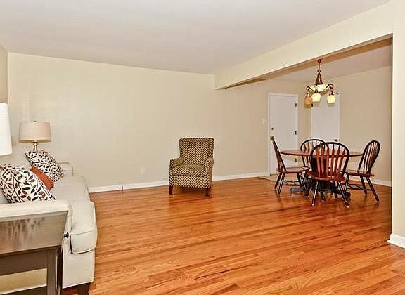 3rd image of 10405 Saint Ann Ln