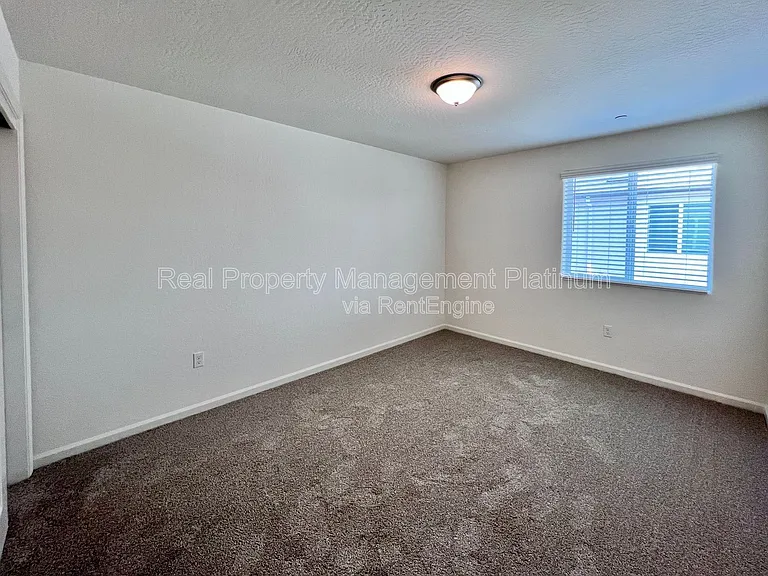 6596 E Cresthaven Dr — Photo 17