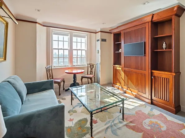 15 River St APT 805, Boston, MA 02108