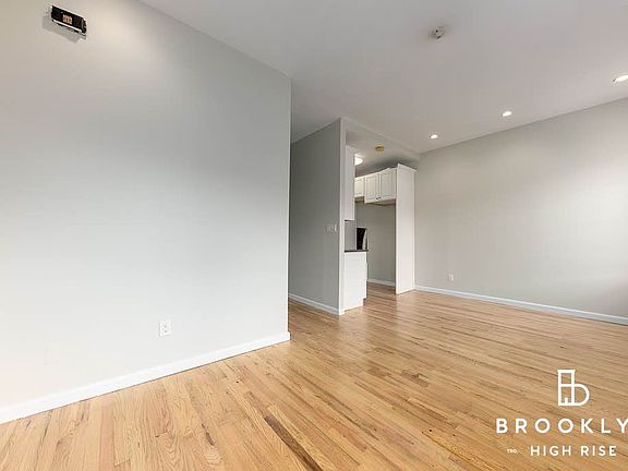 3rd image of 479 Lafayette Ave APT 1