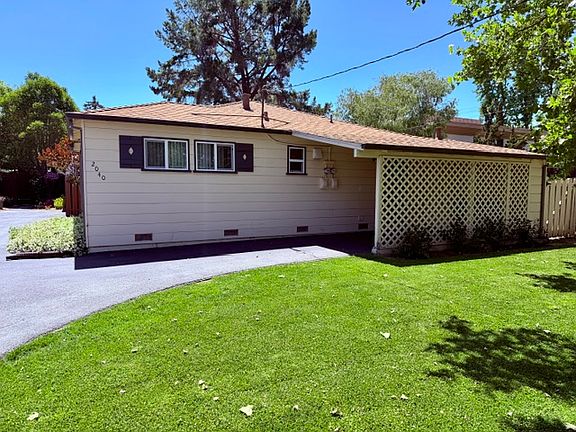 2nd image of 2040 Wellesley St #2040