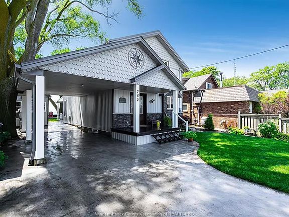 3rd image of 752 Point Pelee Dr