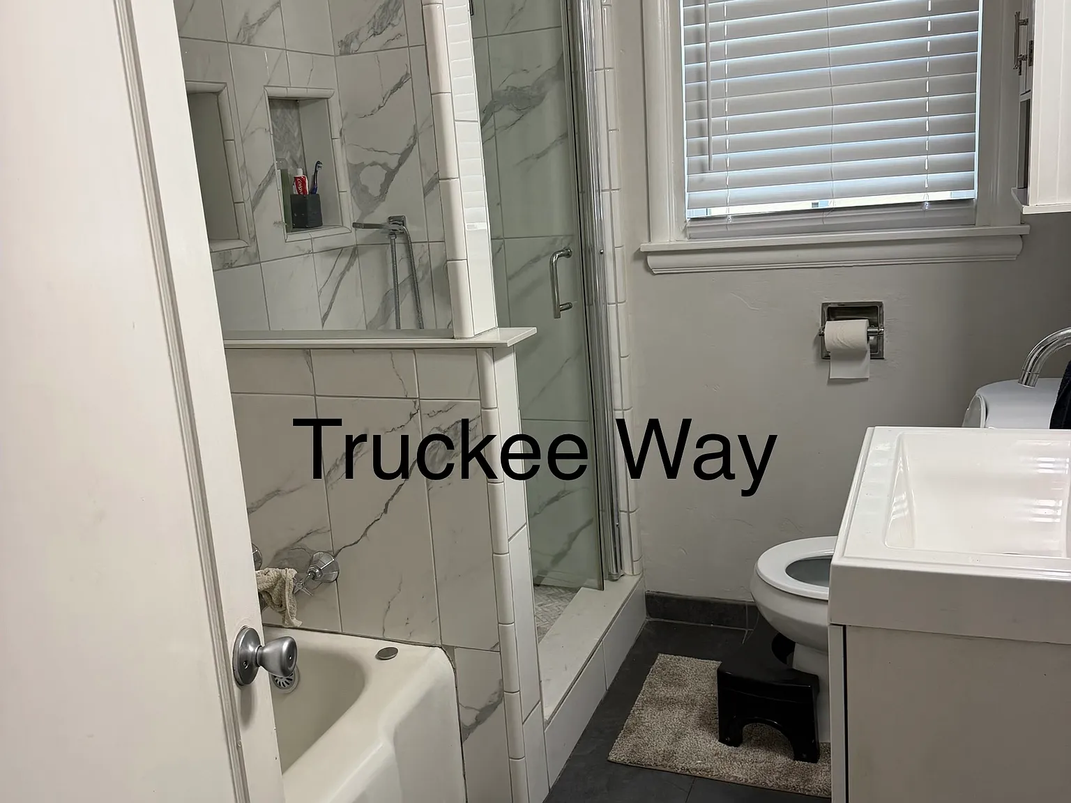 2 bed, 932 sqft, $2,300 — Photo 2