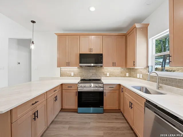 609 Elm St — Photo 11