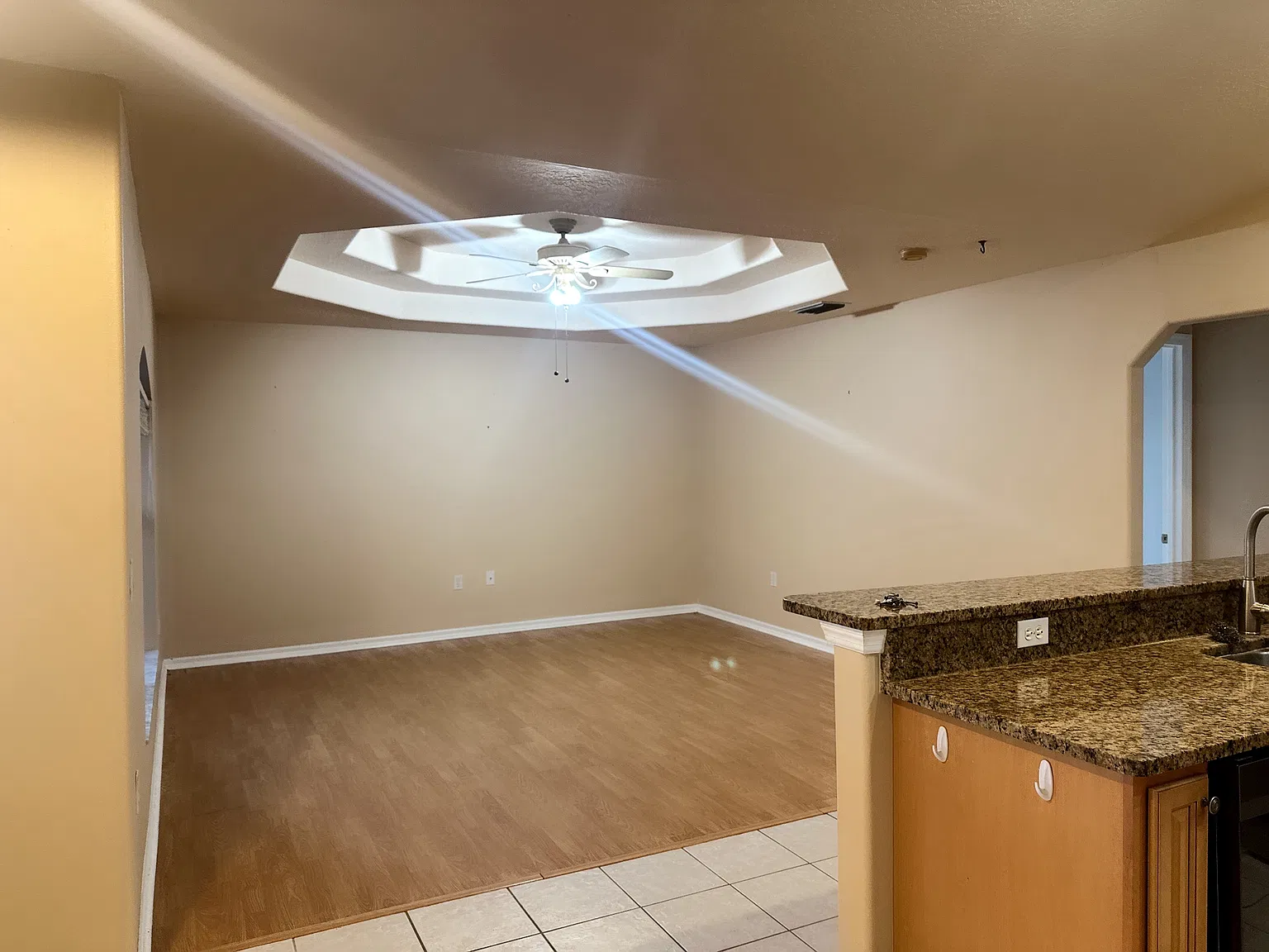 3 bed, 1819 sqft, $2,550 — Photo 2