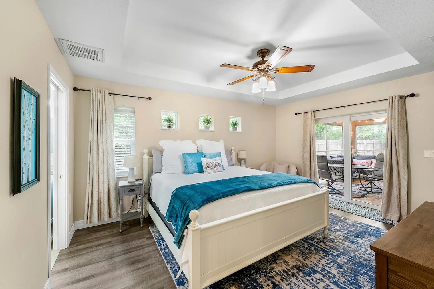 3 bed, 3.0 bath, $9,900 — Photo 3
