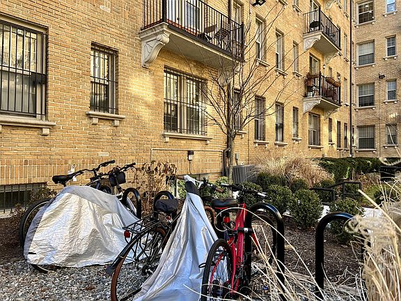 2nd image of 1401 Columbia Rd NW APT 402