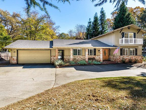 2nd image of 20519 Brook Dr