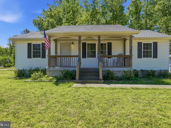 275 Monticello Dr, Colonial Beach, VA 22443