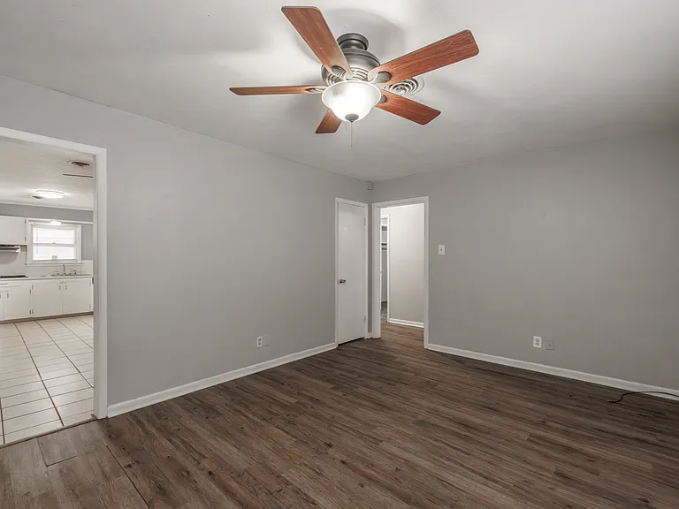 1217 Mimosa Dr — Photo 7
