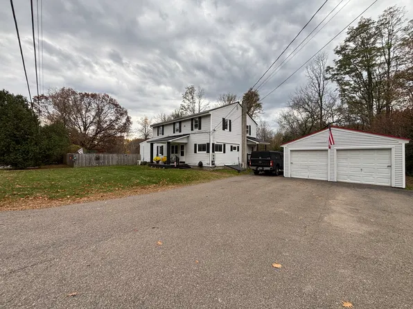 30 Gentes Rd APT 2, Essex Junction, VT 05452