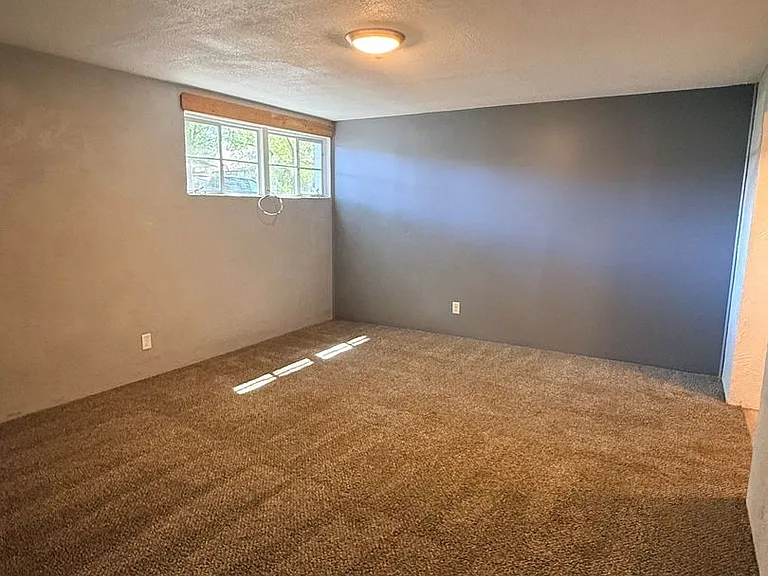 220 W 9th St #2 — Photo 1