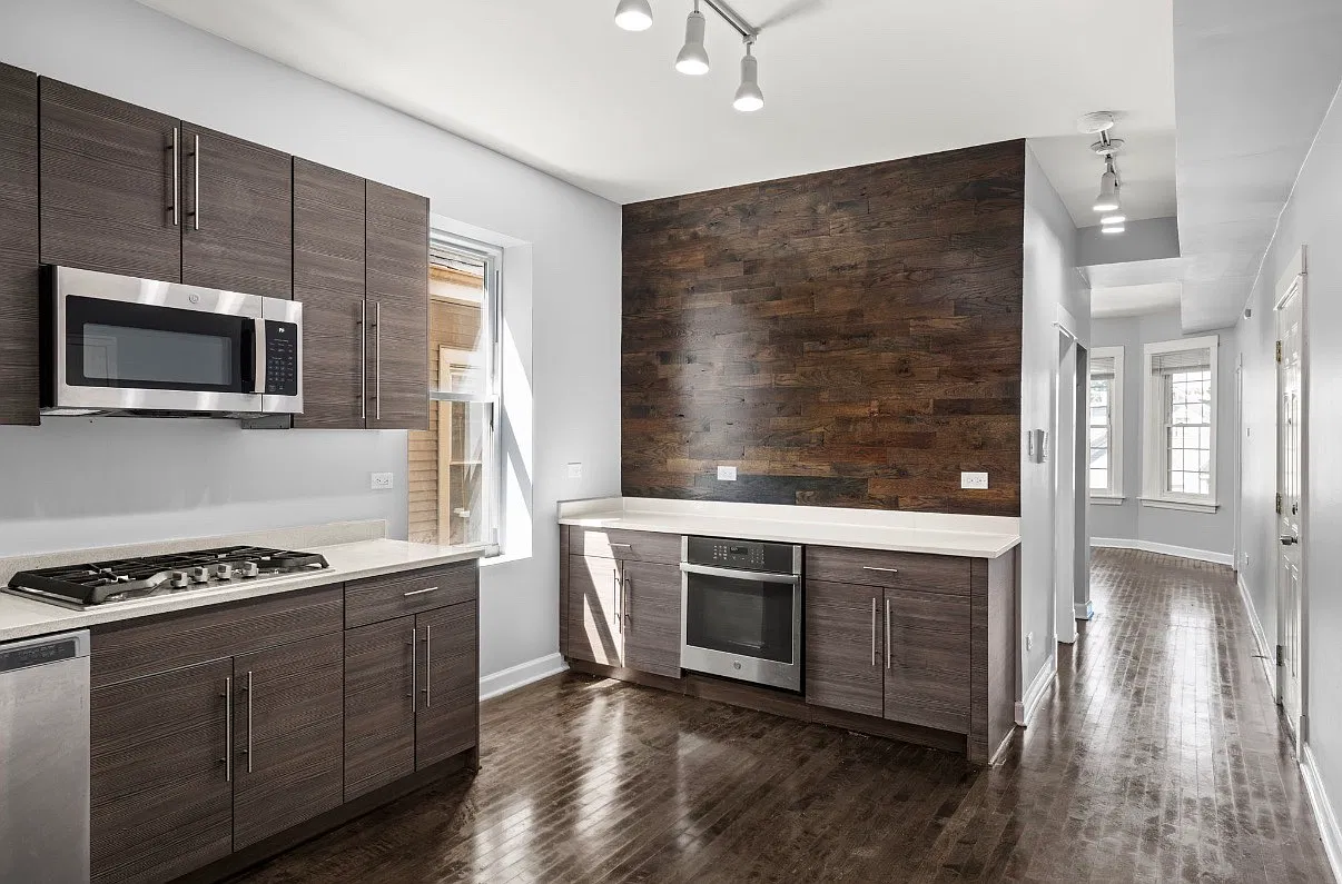2 bed, 1000 sqft, $2,250 — Photo 2