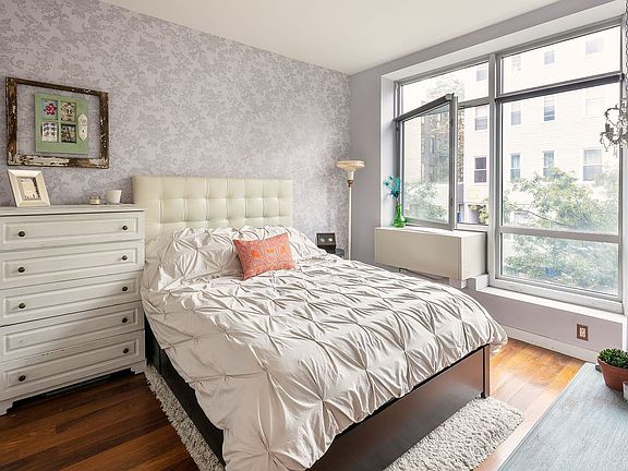 4th image of 127 Meserole St APT 2B