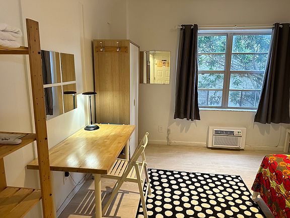 3rd image of 7300 Ocean Ter APT 109