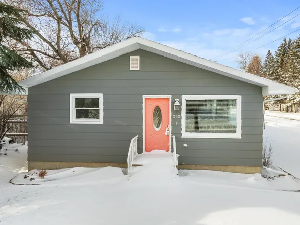 202 4th Ave SE, Mohall, ND 58761
