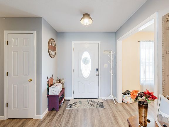 4th image of 1204 Prestwicke Dr