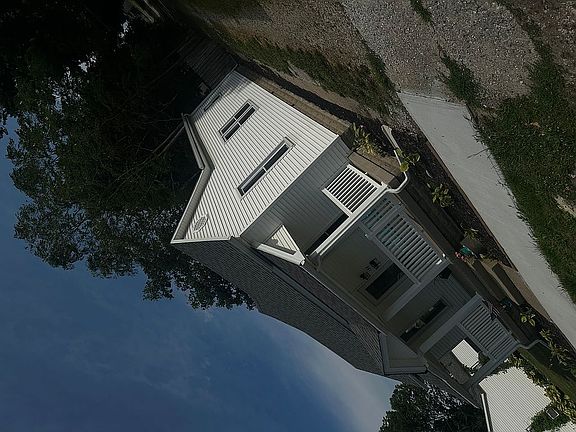 4th image of 138 W Wilson St