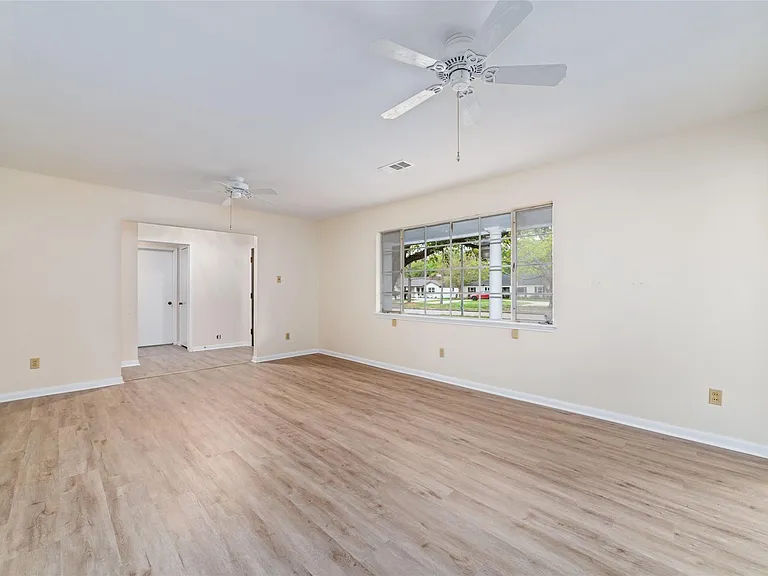 5450 Beechnut St — Photo 4