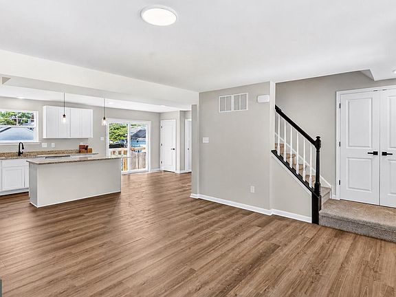 5th image of 223 Liverpool Ave