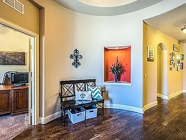4 bed, 3266 sqft, $3,300 — Photo 3