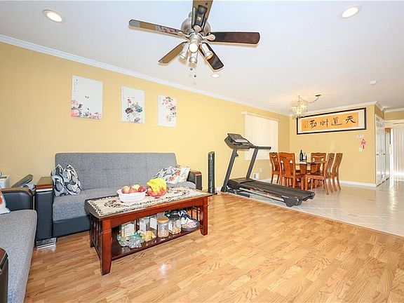 4th image of 270 Greaves Ave
