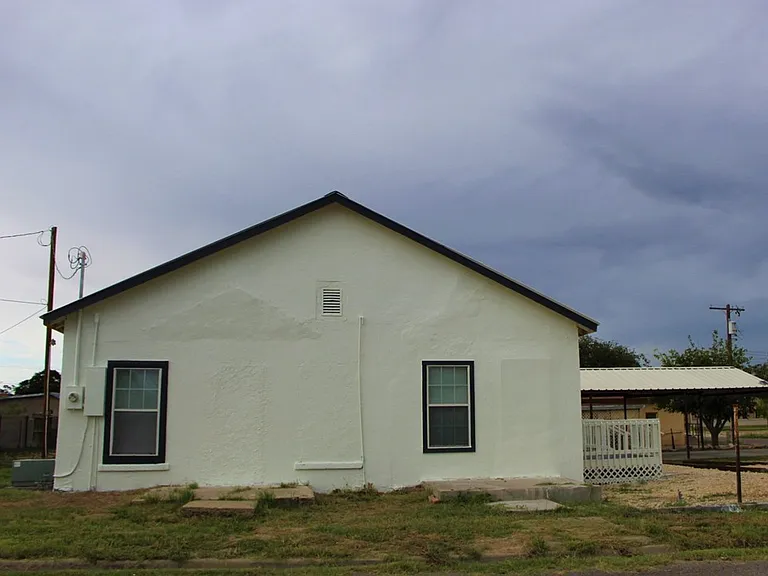 304 W James St #ID-2965 — Photo 24