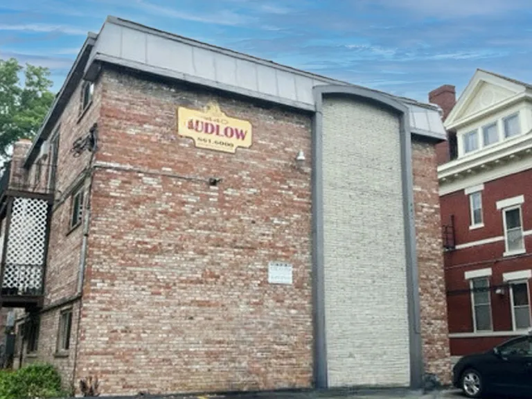 440 Ludlow Ave — Photo 1