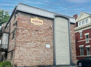 Ludlow 440, Cincinnati, OH 45220