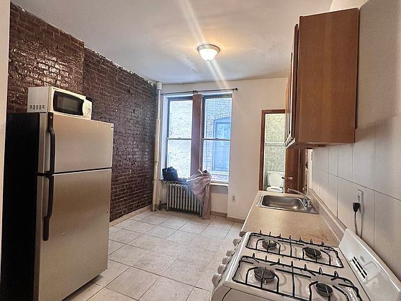 5th image of 536 9th Ave APT 4FN