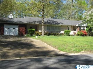 705 Cedar St NW, Hartselle, AL 35640